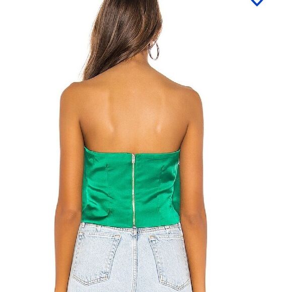 Superdown cora asymmetrical top in Kelly Green- Size Medium - Picture 2 of 11